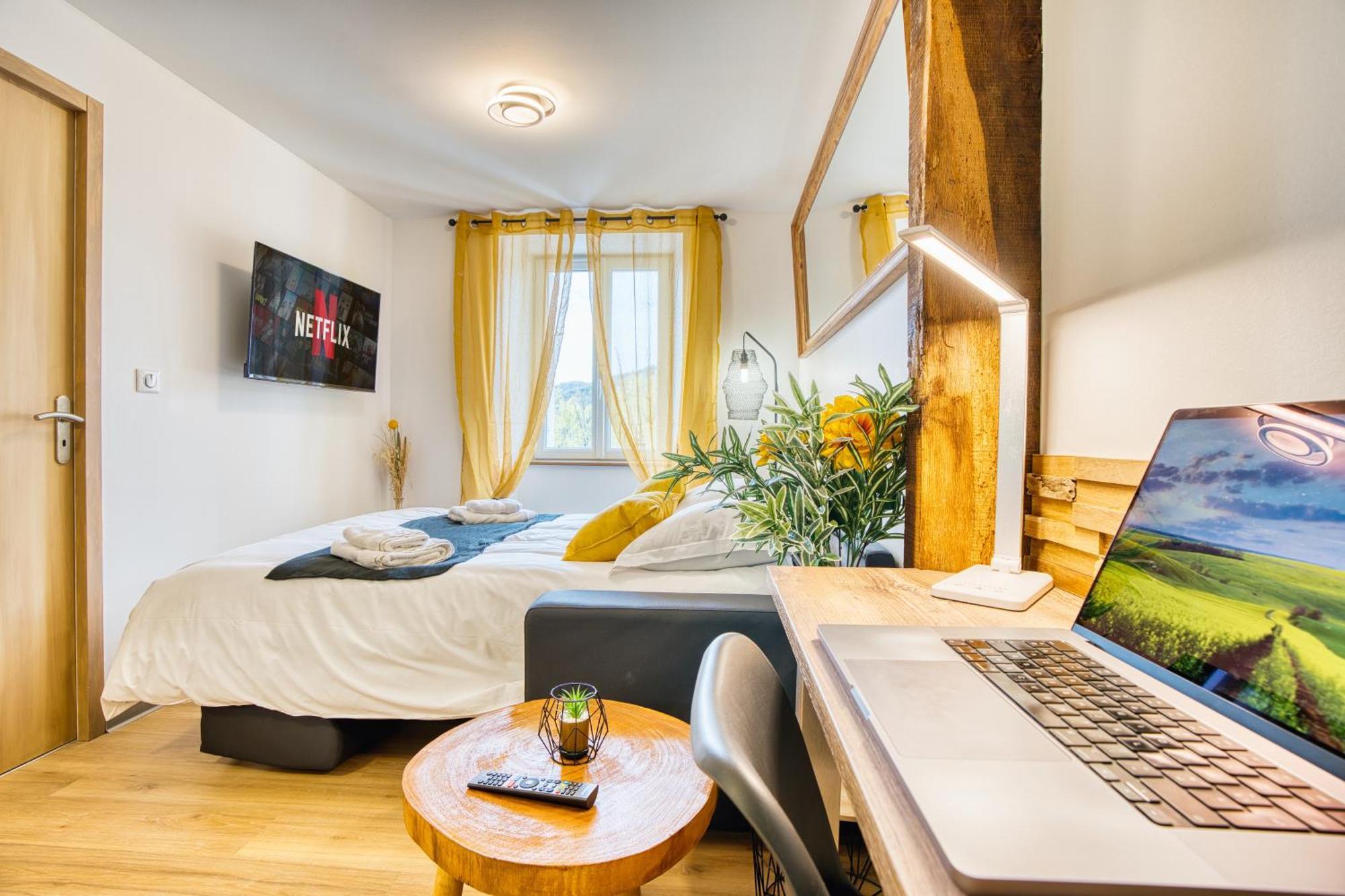 Appartamento Les Hourtous Netflix Wi-Fi Fibre Terasse 4 Pers Banassac Esterno foto